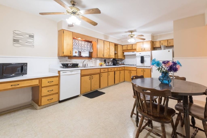 Primary Photo - 156 Camden Ave