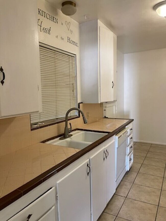 Foto del edificio - 2161 W 1st St