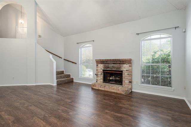 Foto del edificio - 1348 Creekview Dr