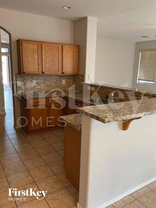 Building Photo - 15913 W Ventura St