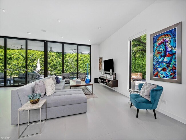 Foto del edificio - 5 br, 5.5 bath House - 5921 SW 87th St