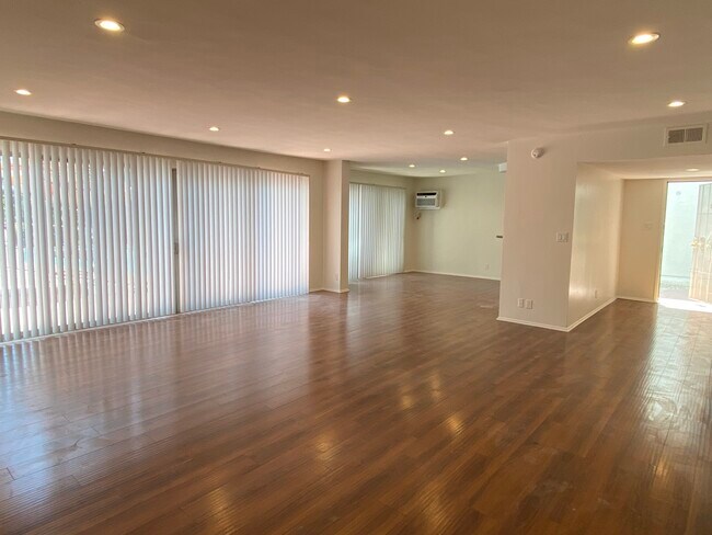 Foto del edificio - 11939 Albers St