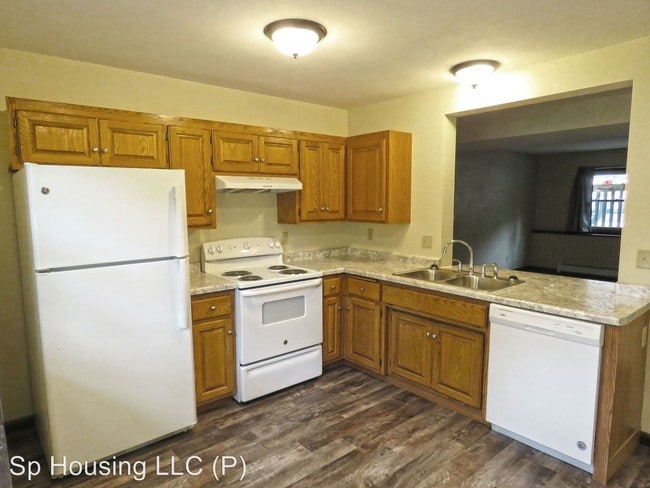 Building Photo - 4501 Pine Ridge Dr