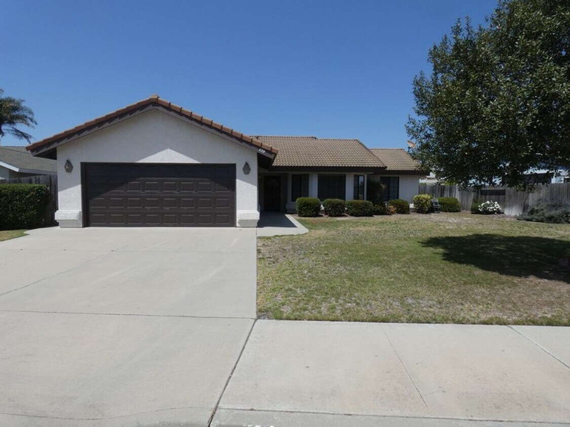 Primary Photo - Charming Home in Sunrise Hills