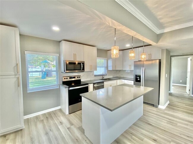 Building Photo - 2302 S Thixton Ct