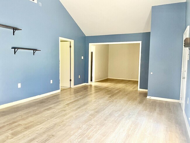 Building Photo - 2054 Birch Ridge Ave