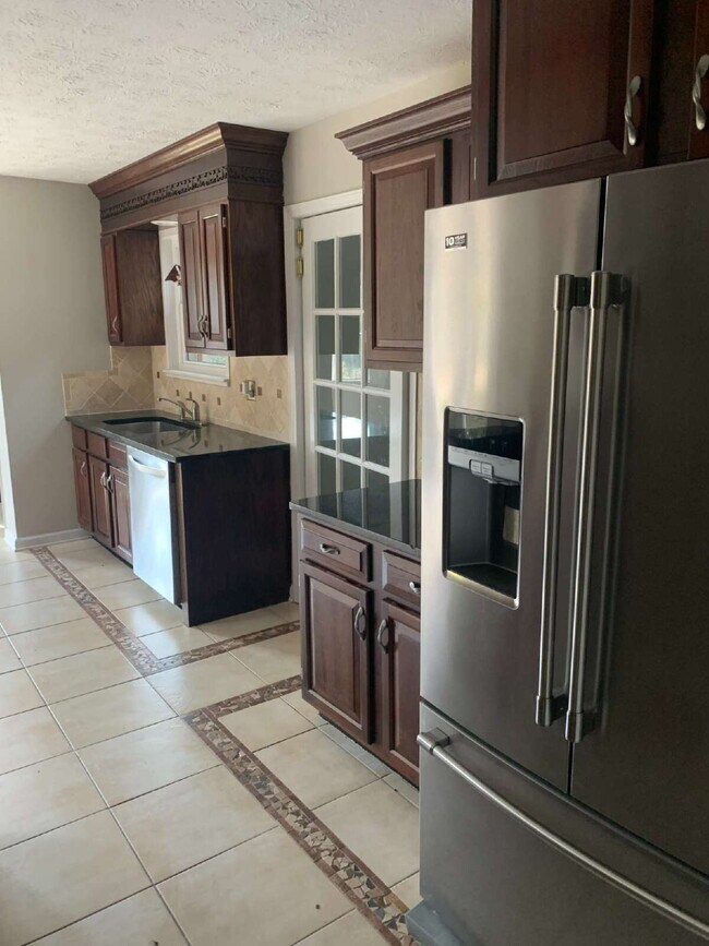 Foto del edificio - 8373 Brewer Rd