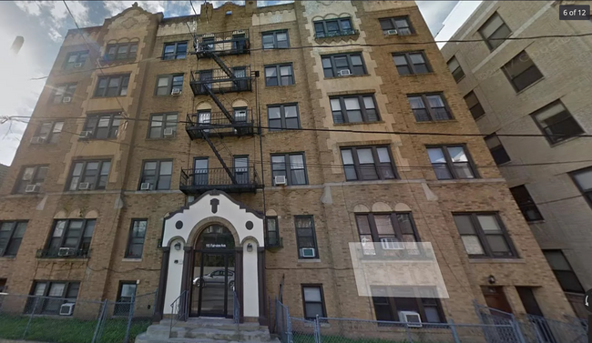 Building Photo - 115 Fairview Ave