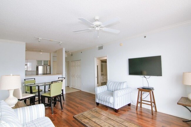 Foto del edificio - 616 Clearwater Park Rd