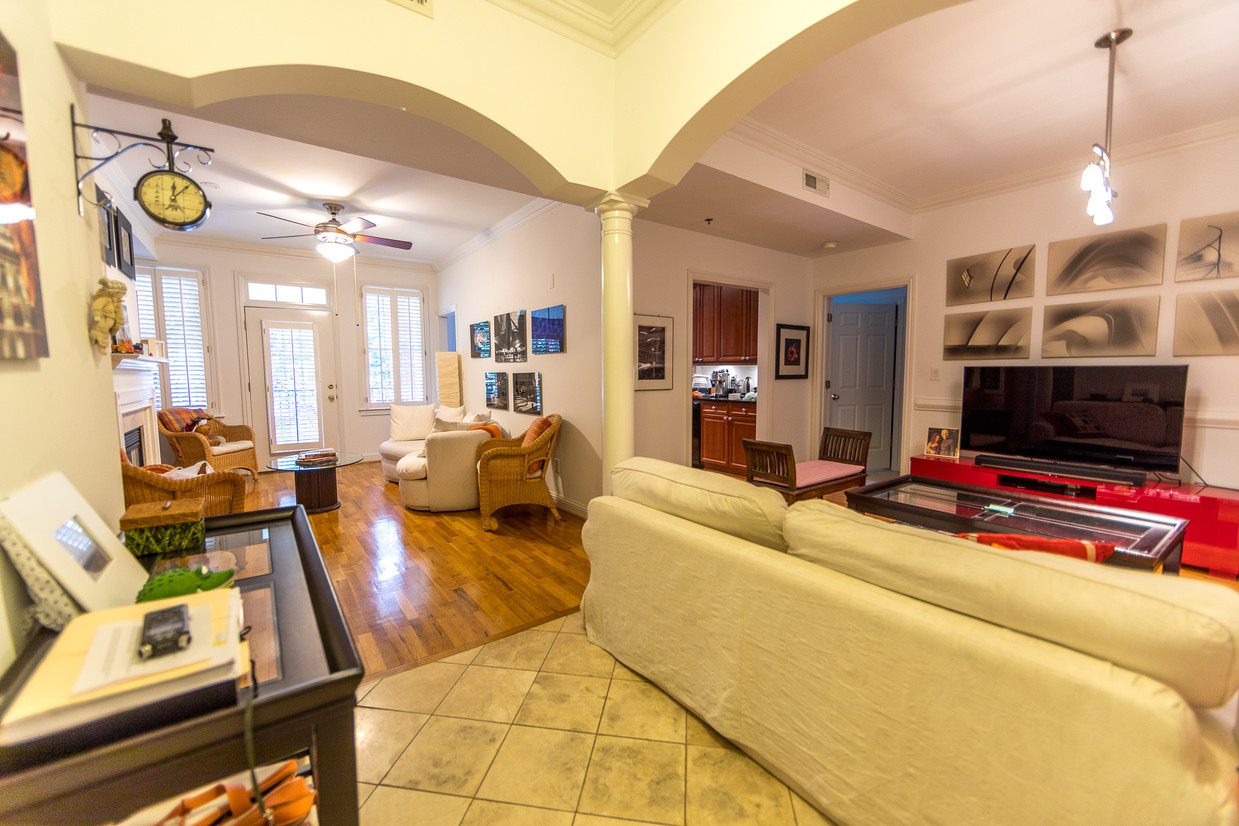 Entry / Foyer - 1735 Peachtree St NE