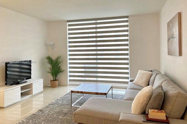 Foto del edificio - 2775 NE 187th St