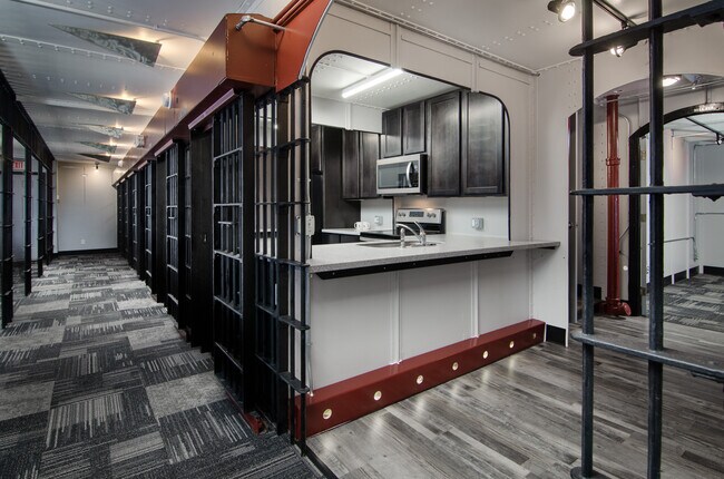 Foto del edificio - Jailhouse & Sheriff's Apartments 176 Main St.