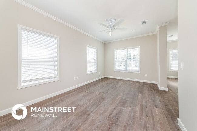 Building Photo - 509 60th Ave Dr W