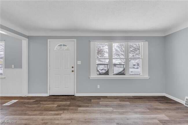 Foto del edificio - 15304 Benhoff Dr