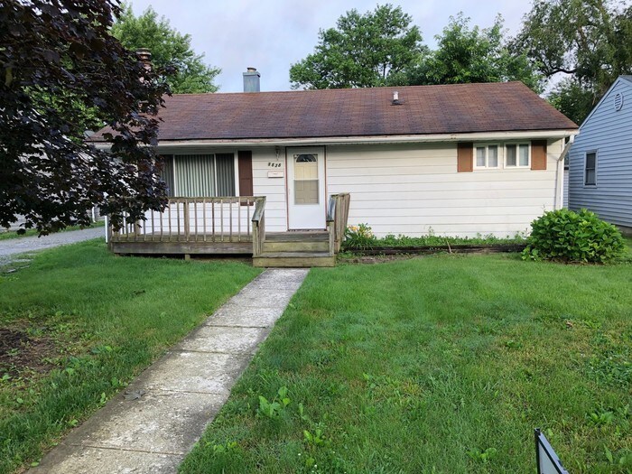 Primary Photo - 1838 N Hawthorne Ln