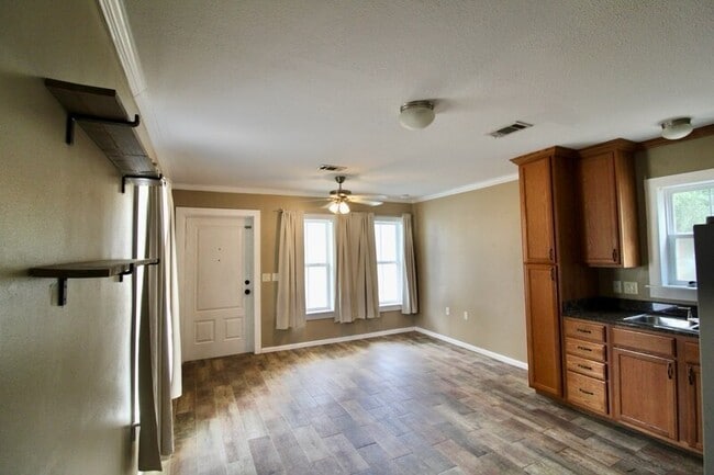 Foto del edificio - 147 Caswell Branch Rd