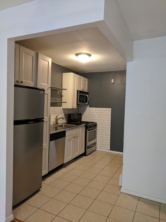 Foto del edificio - 418 Lewis Ave