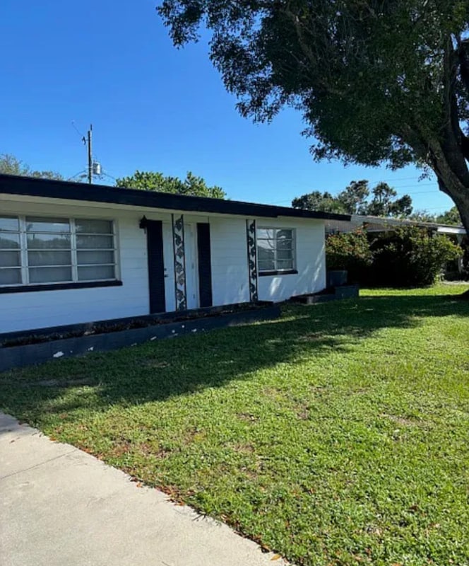 Primary Photo - 1427 Charles Rd