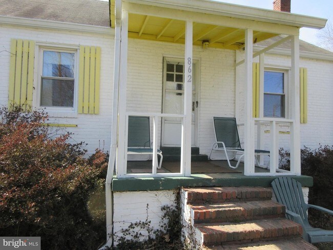 Building Photo - 862 N Frederick St