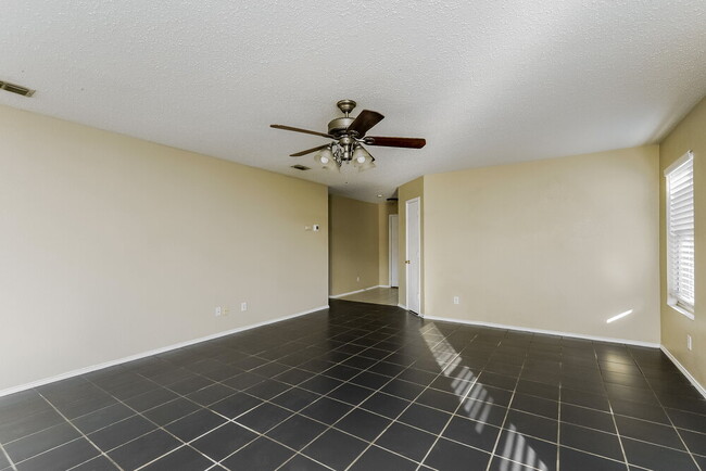 Building Photo - 8308 Swan Park Dr