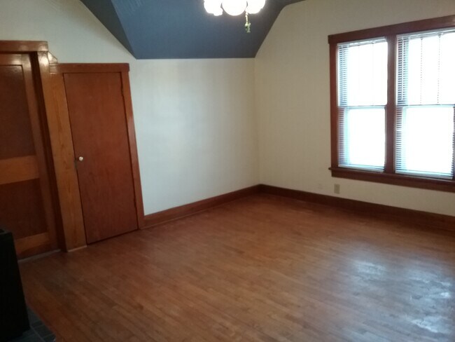 Foto del edificio - 817 W Spencer St
