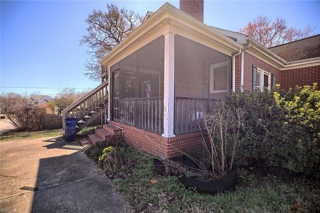 Foto del edificio - 7439 Lewis Ave