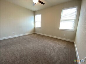 Building Photo - 725 Milestone Pk