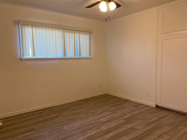 Foto del edificio - 14654 Polk St
