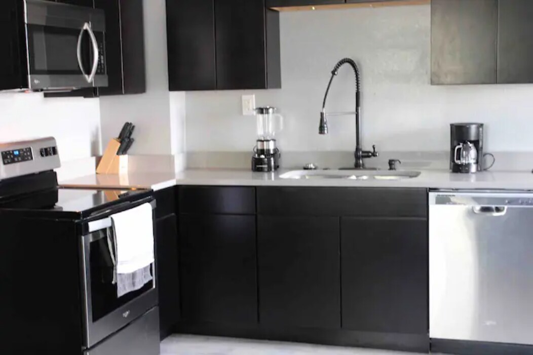 523 N Ash St Unit 103, Mcpherson, KS 67460 Apartments in Mcpherson