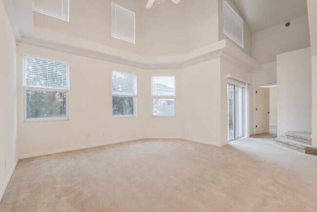 Building Photo - 2601 River Ridge Dr