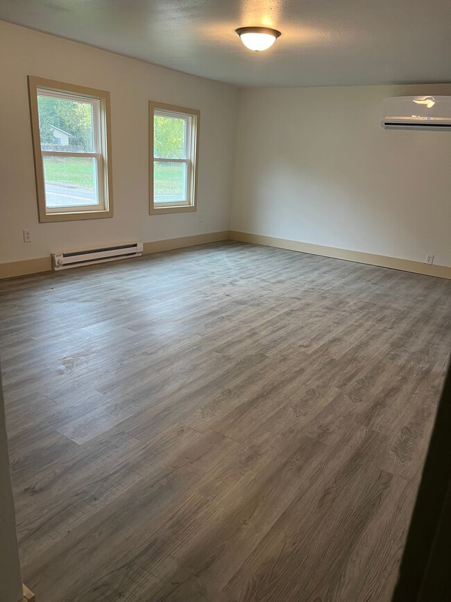 Foto del edificio - Available NOW