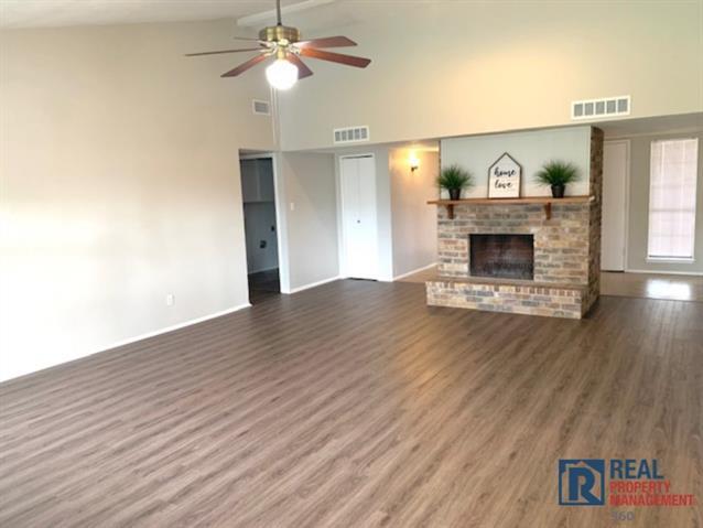 Building Photo - 3824 Hackberry Ln