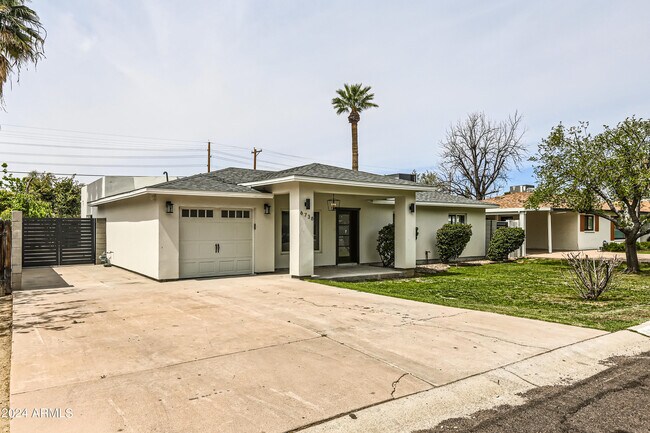 Building Photo - 6738 N 14th Dr