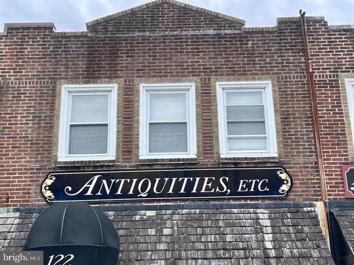 Foto principal - 122 W Lancaster Ave