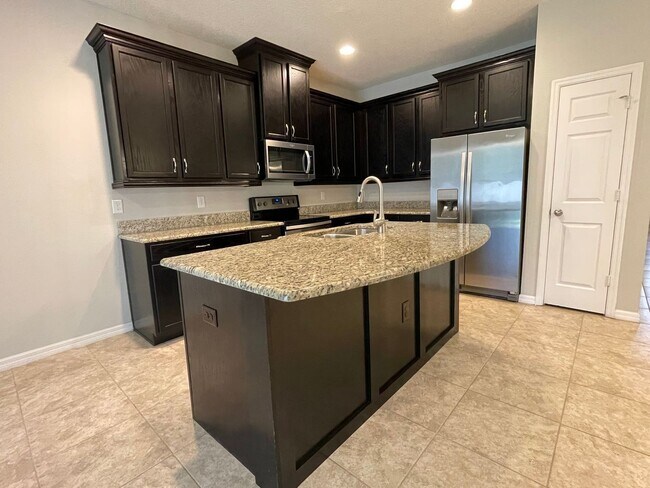 Building Photo - 3BD/2.5BA Town Home In Gated Mitchell Creek Community in Oviedo!