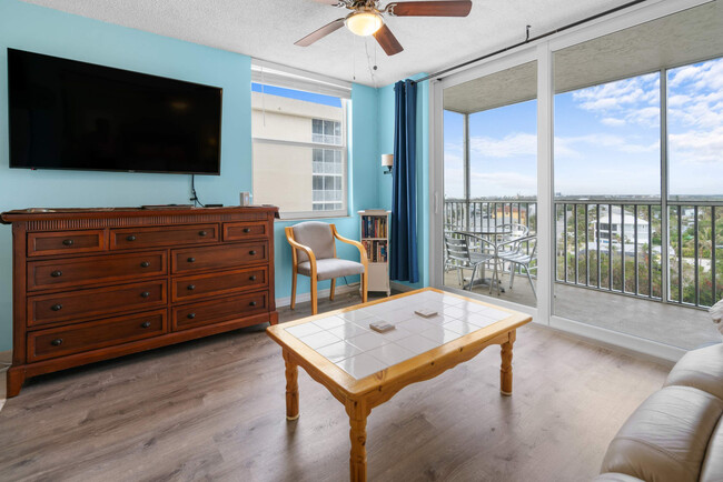 Foto del edificio - 5700 Bonita Beach Rd SW