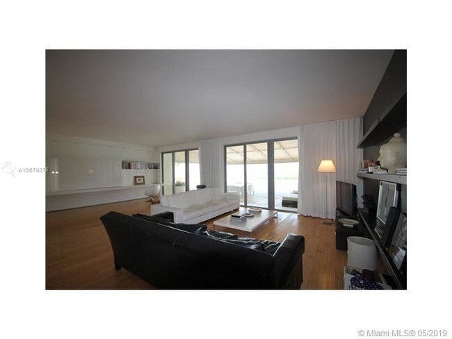 Building Photo - 5151 Collins Ave