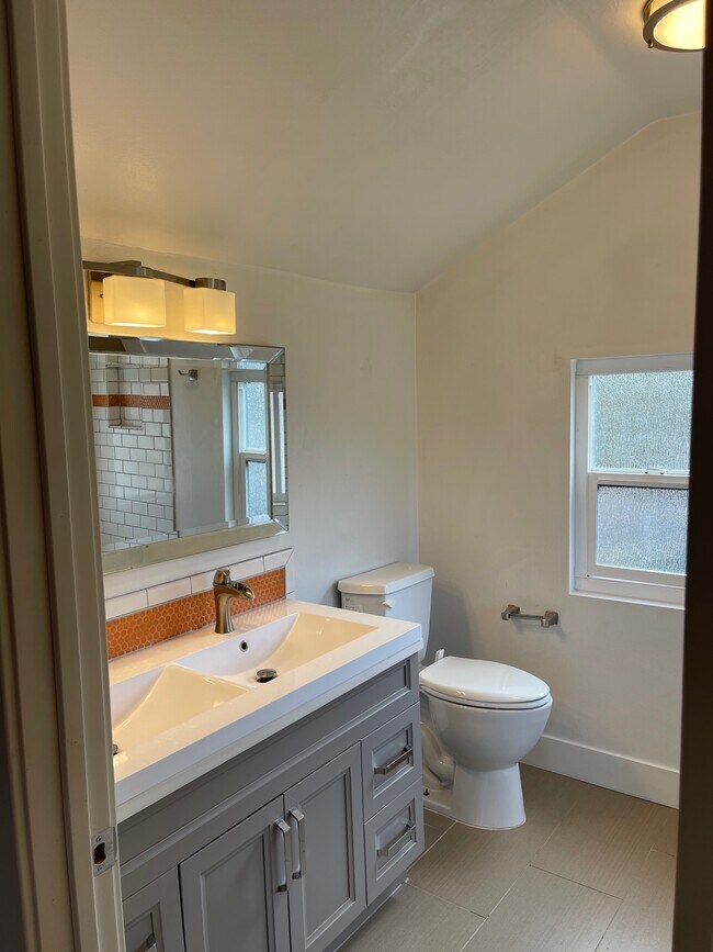 Foto del edificio - 817 Vista Del Brisa