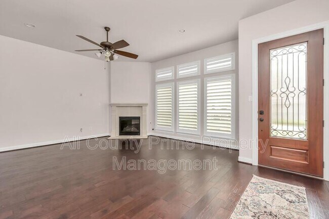 Building Photo - 12 Tassia Ln