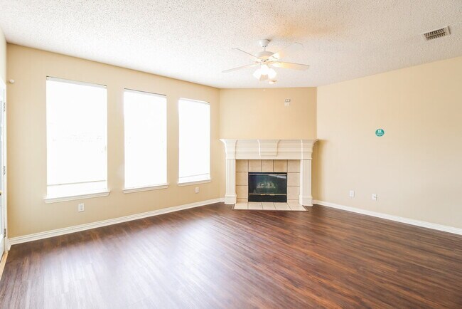 Foto del edificio - 1619 Marble Falls Dr