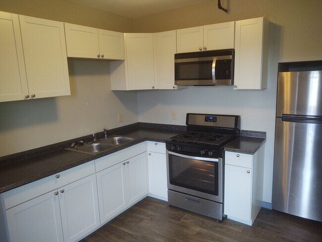 Foto del edificio - 611 N Perry St