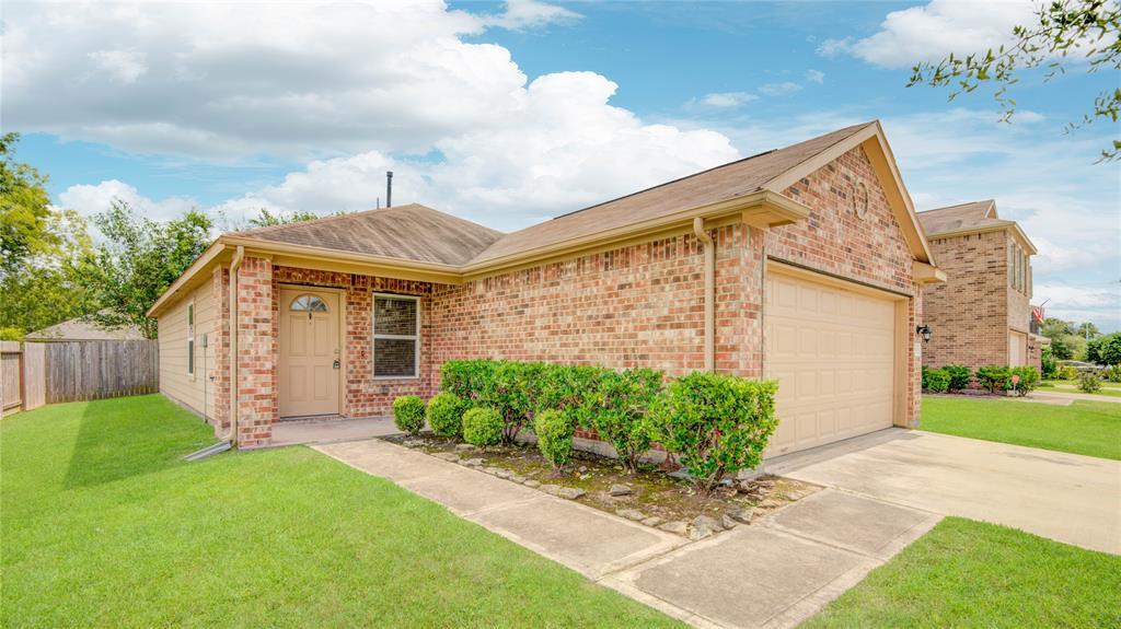 Foto principal - 2111 Denridge Dr