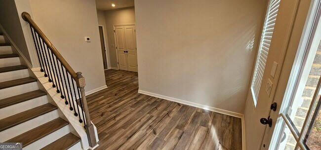 Building Photo - 908 Colton Dr