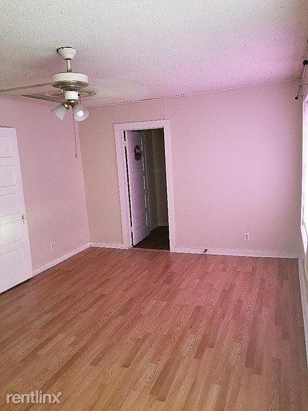 Building Photo - 1 br, 1 bath Apartment - 619 Benton Street