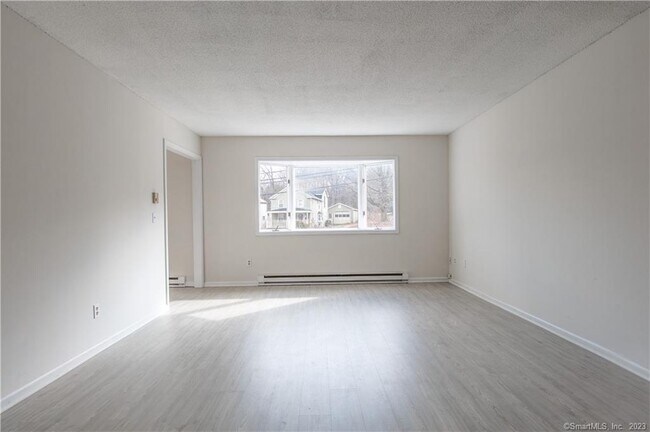 Foto del edificio - 22 Maple Ave