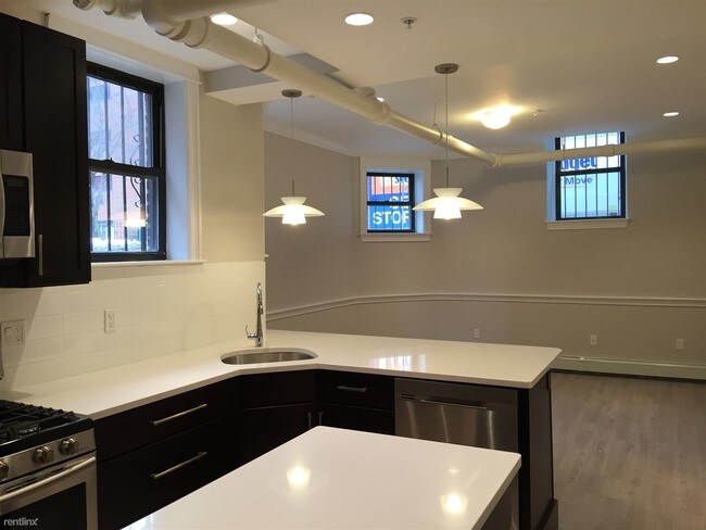 Building Photo - 2 br, 1 bath  - 1340 Commonwealth Ave Apt A