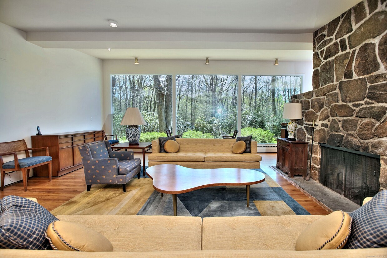 Building Photo - 208 Bayberry Ln