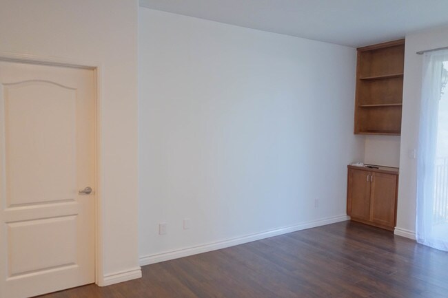 Building Photo - 4060 Glencoe Ave