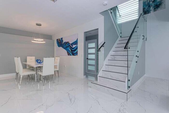 Foto del edificio - 2738 Misty Oaks Cir