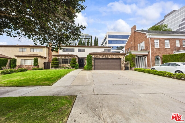 Foto del edificio - 6237 Warner Dr